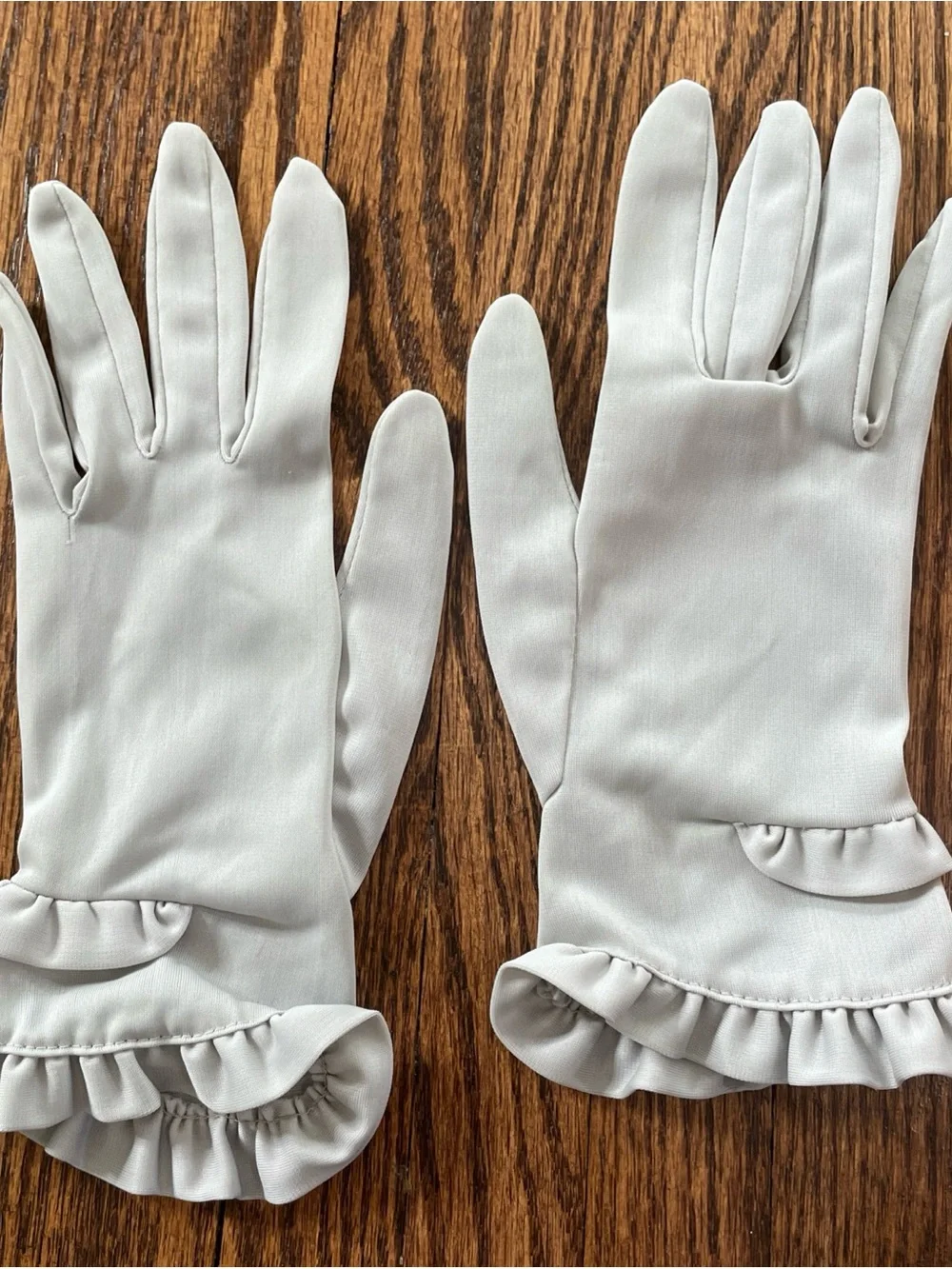 Vintage 1950's Women’s Light Gray Nylon Gloves With Ruffles Sz Small-Medium